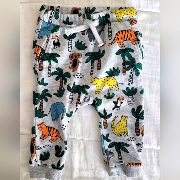 Baby Sweatshirt and Sweatpants Set - Picture 3 of 8